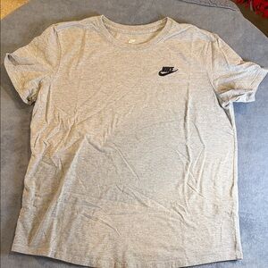 Nike Women’s  Heather Gray Short Sleeve Tee